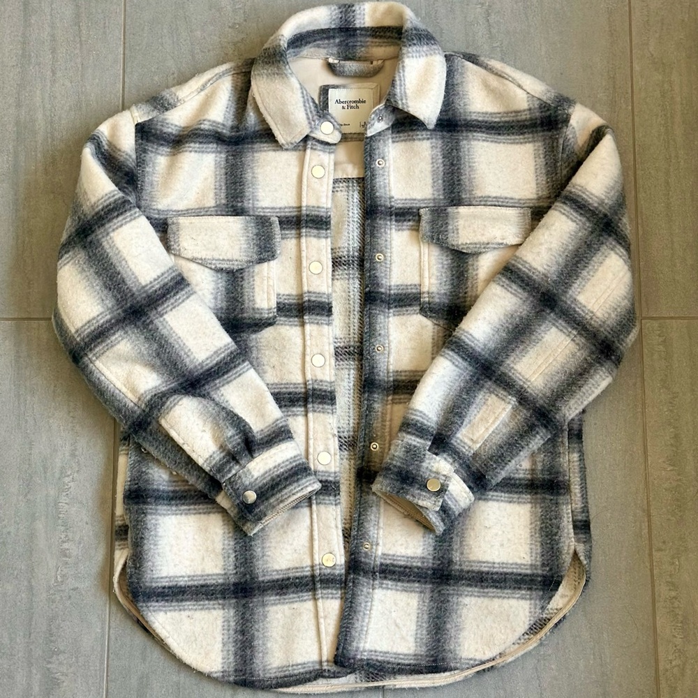Abercrombie & Fitch Gray and White Label